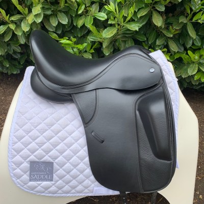 Thorowgood T8 17” High Wither Dressage with surface mounted blocks (S3750)